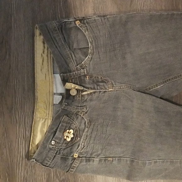 (3 for $50)Dereon Jeans - Picture 2 of 8
